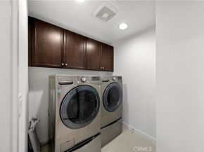 87 Waldorf, Irvine CA 92612