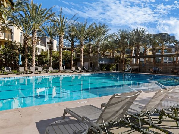 87 Waldorf, Irvine CA 92612
