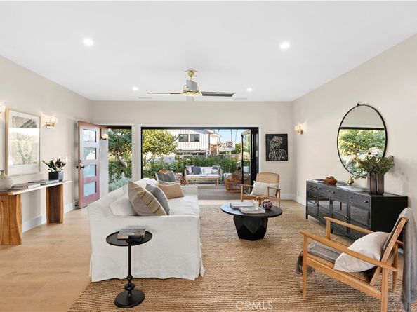 354 La Perle Lane, Costa Mesa CA 92627