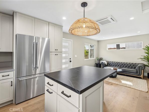 354 La Perle Lane, Costa Mesa CA 92627