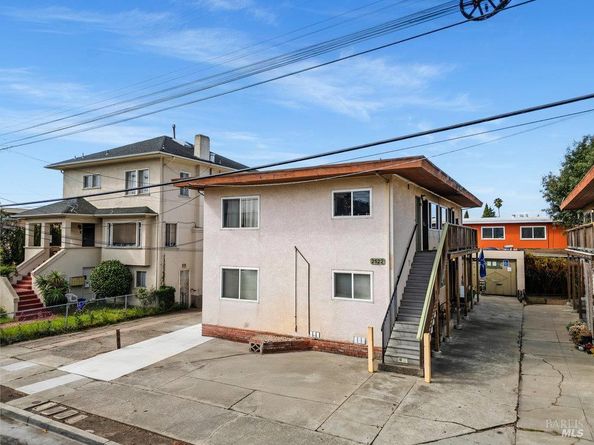 2922 Stanton Street, Berkeley CA 94702