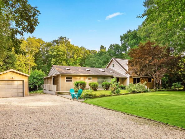 10 Eagle Drive, Ridge NY 11961