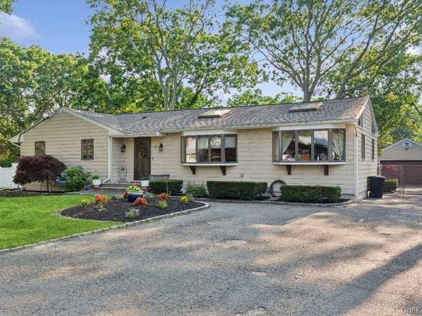 61 Timber Drive, Calverton NY 11933