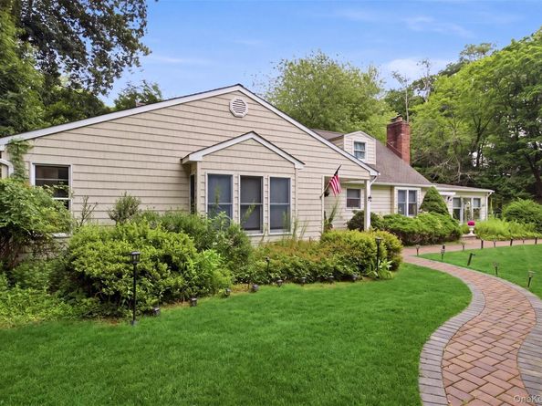 19 Eckernkamp Drive, Smithtown NY 11787