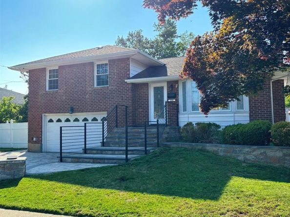 238 Jerome Street, Syosset NY 11791