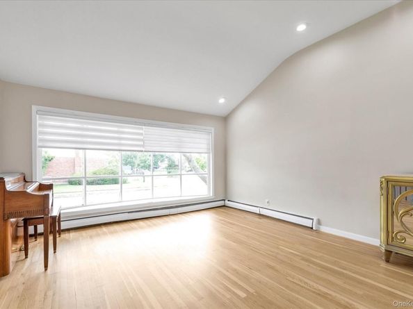 964 Cranford Avenue, North Woodmere NY 11581