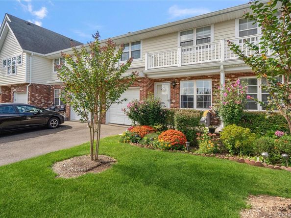 15 Springfield Circle 1, Central Islip NY 11722