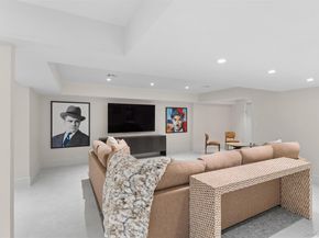 227 Ibis Court, Manhasset NY 11030