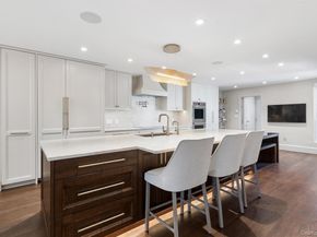 227 Ibis Court, Manhasset NY 11030