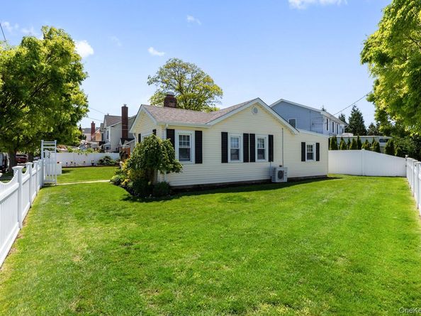 102 Garfield Place, Massapequa NY 11758