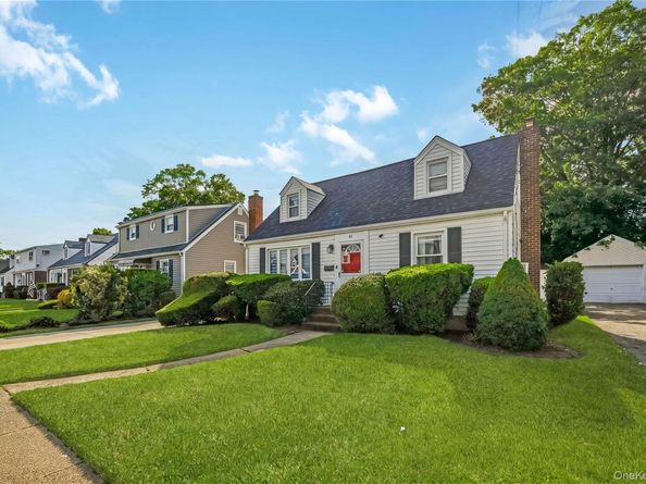 81 Todd Road, Valley Stream NY 11580
