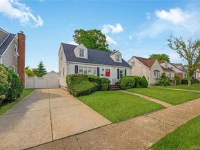 81 Todd Road, Valley Stream NY 11580