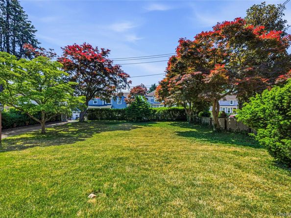 28 Cross Street, Locust Valley NY 11560