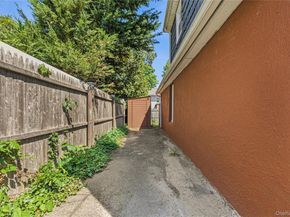 28 Cross Street, Locust Valley NY 11560
