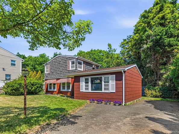 28 Cross Street, Locust Valley NY 11560