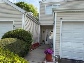 251 Barn Swallow Court, Manorville NY 11949