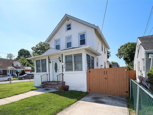 110 E Roosevelt Avenue, Roosevelt NY 11575