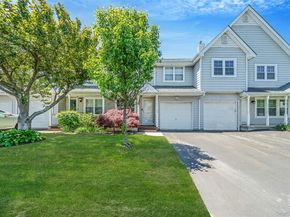 2 Clubhouse Circle, Central Islip NY 11722