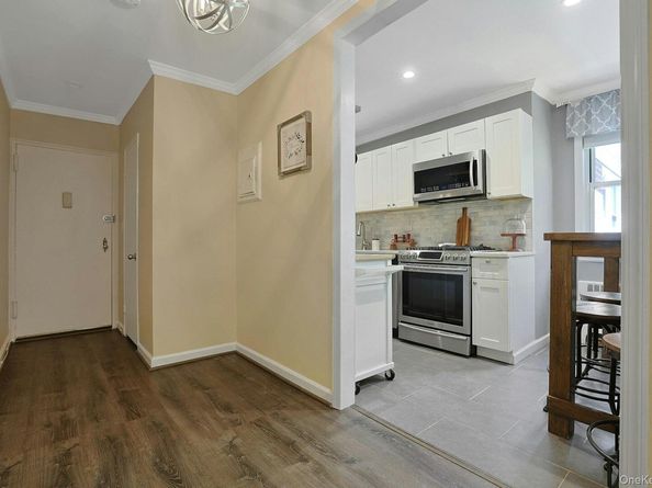 15 Bryant Crescent 2G, White Plains NY 10605