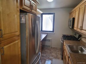 87-50 204 Street B46, Hollis NY 11423