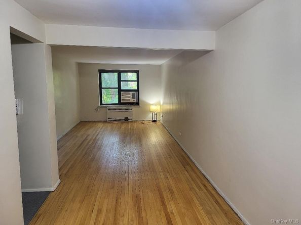 87-50 204 Street B46, Hollis NY 11423