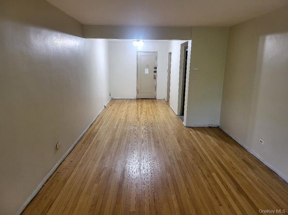 87-50 204 Street B46, Hollis NY 11423