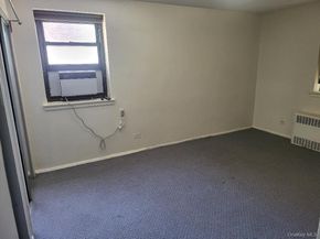 87-50 204 Street B46, Hollis NY 11423