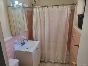 87-50 204 Street B46, Hollis NY 11423