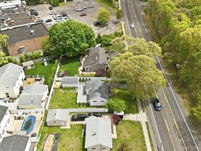 609 Montauk Highway, Oakdale NY 11769