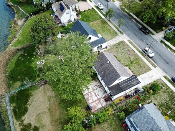 2687 Fox Road, Baldwin NY 11510