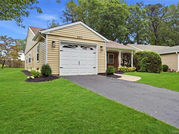 257 Edinburgh Drive, Ridge NY 11961