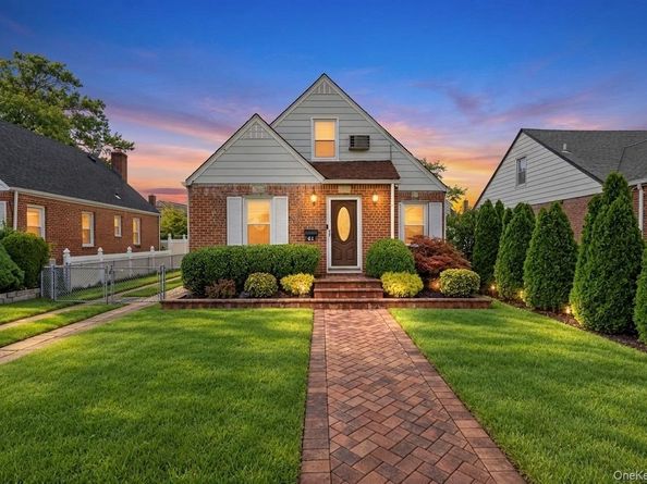 61 Stephen Place, Valley Stream NY 11580