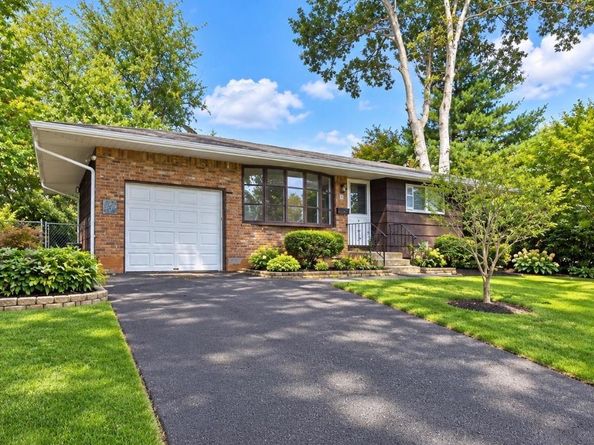 5 Pebble Lane, South Huntington NY 11746