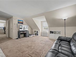 465 Washington Place, Mineola NY 11501