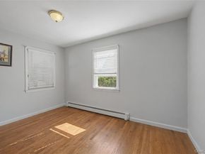 465 Washington Place, Mineola NY 11501