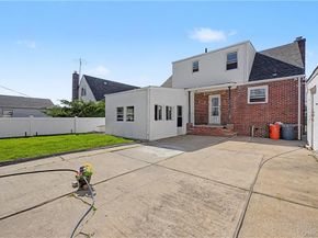 465 Washington Place, Mineola NY 11501