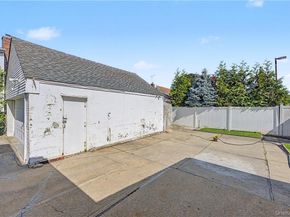 465 Washington Place, Mineola NY 11501