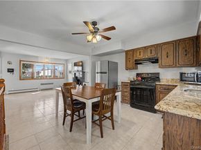 465 Washington Place, Mineola NY 11501