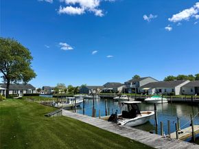 26 harbor Road N, Amityville NY 11701