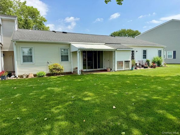 26 harbor Road N, Amityville NY 11701