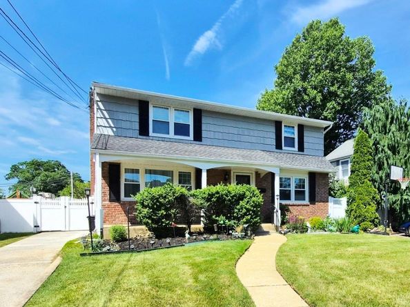 1920 Clemons Street, Bellmore NY 11710