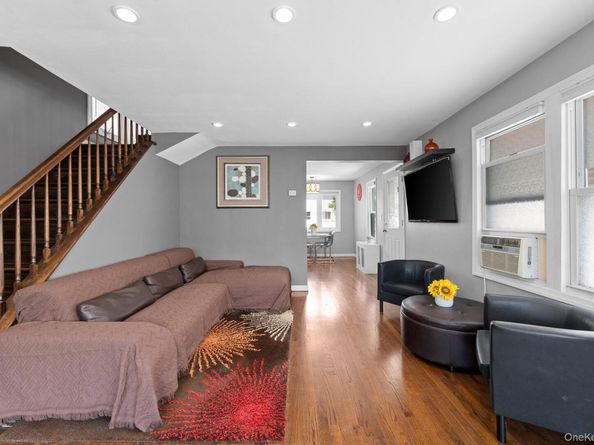 116 Sigsbee Avenue, Albertson NY 11507