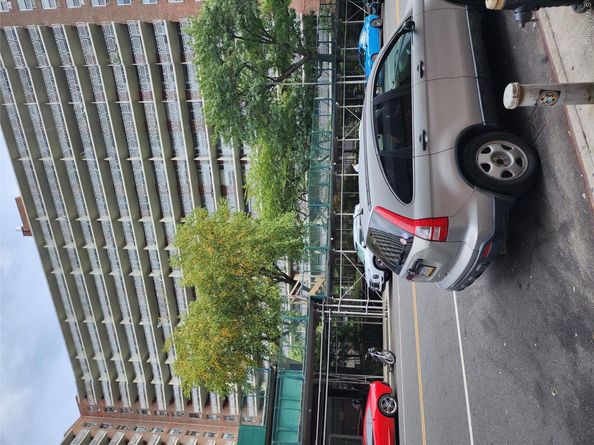 61-25 97 Street 2H, Rego Park NY 11374
