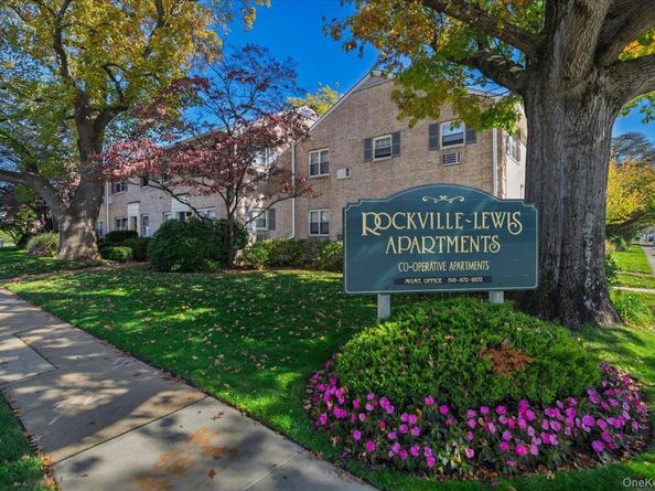 7 N Lewis Place 2B, Rockville Centre NY 11570