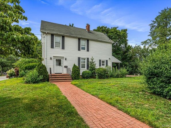 1 4th Street, Westbury NY 11590