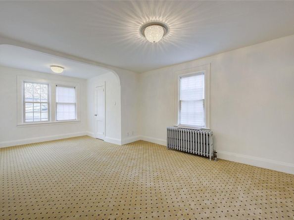 21 Fremont Road, Valley Stream NY 11581