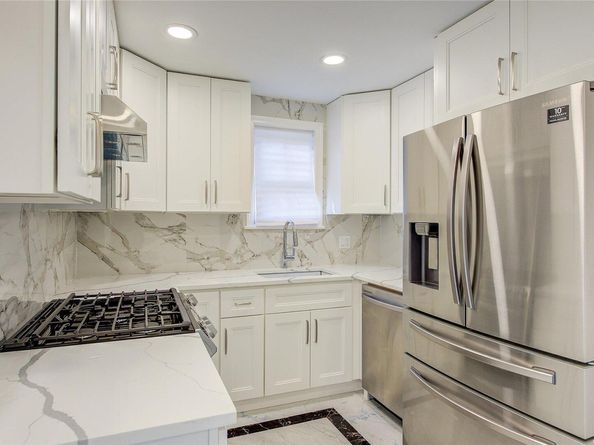 21 Fremont Road, Valley Stream NY 11581