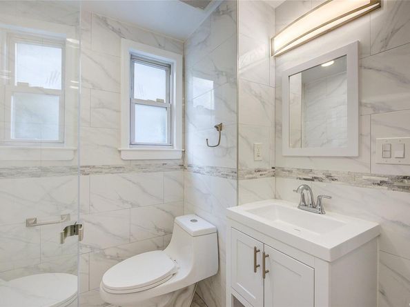 21 Fremont Road, Valley Stream NY 11581