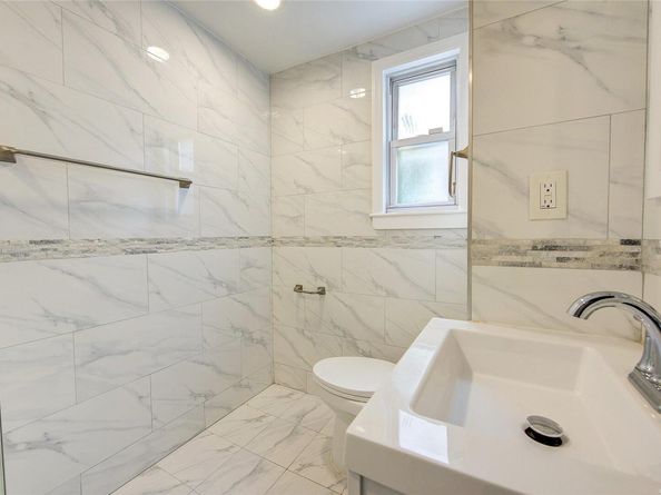 21 Fremont Road, Valley Stream NY 11581