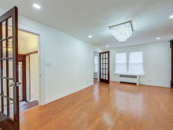 21 Fremont Road, Valley Stream NY 11581